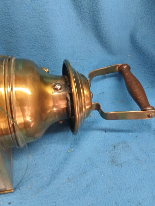 Farol latón Barcelona funciona muí buen estado