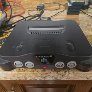 Nintendo 64 Consola + 2 Mandos y 2 Juegos