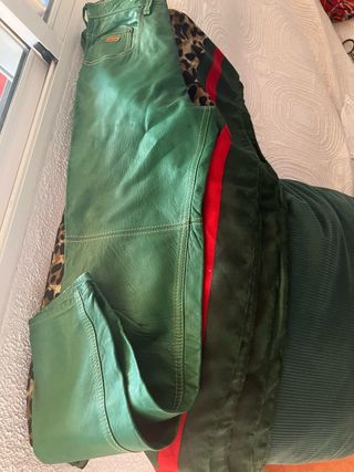 Pantalón de piel verde Angel Peña
