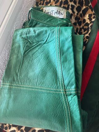 Pantalón de piel verde Angel Peña