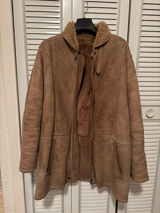 Abrigo de piel marrón