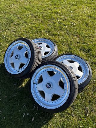 Llantas Momo R3 17” 4x100
