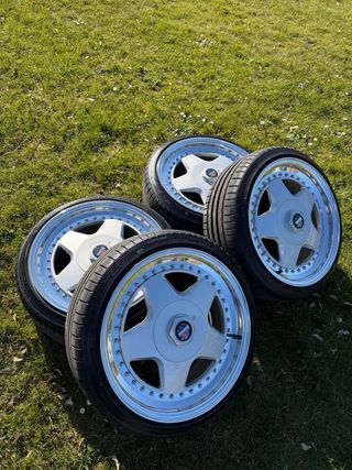 Llantas Momo R3 17” 4x100