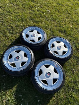 Llantas Momo R3 17” 4x100