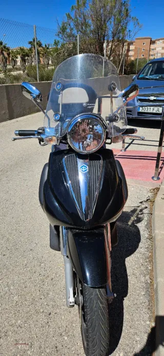 Moto Maxi Scooter 500cc Negra Automática