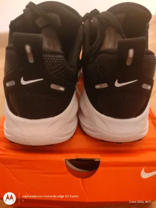 Nike Vomero 18 Talla 43