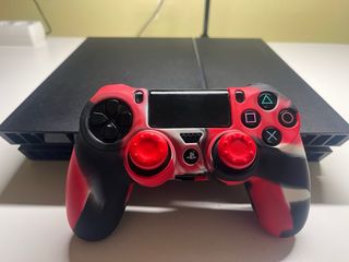 PS4 Negra + Mando + FIFA 20