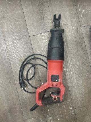 Sierra sable eléctrica