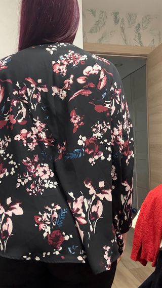 Blusa floral negra multicolor