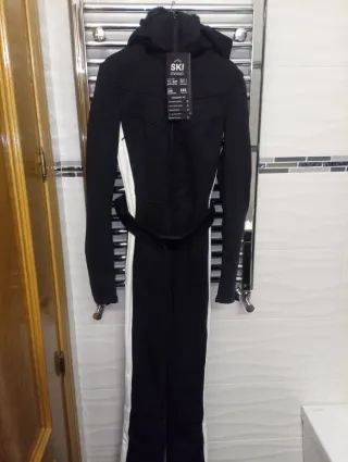 Mono de esquí o conjunto esquiar Oysho XS nuevo