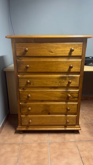 Cómoda de madera con 6 cajones