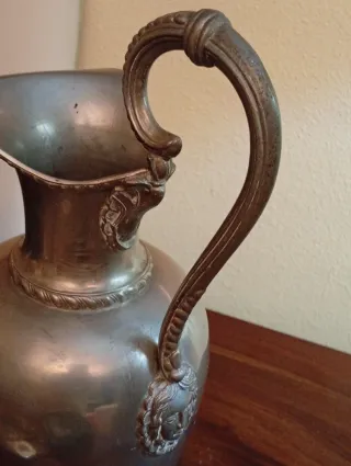 Jarra Antigua Neoclásica - Metal Labrado y Mascaró