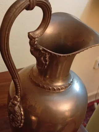 Jarra Antigua Neoclásica - Metal Labrado y Mascaró