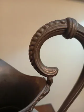 Jarra Antigua Neoclásica - Metal Labrado y Mascaró