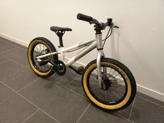 Bicicleta Commencal Ramones 16