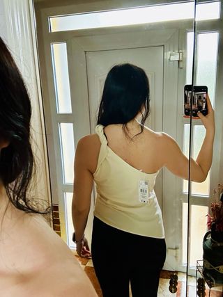 Camiseta Mango un tirante beige