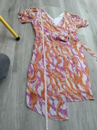 Vestido Vila cruzado estampado con cinturón T40