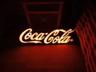 Letrero logo cartel publicitario Coca Cola con luz