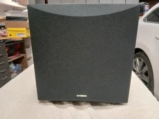 Yamaha NS-SW100 Subwoofer Negro