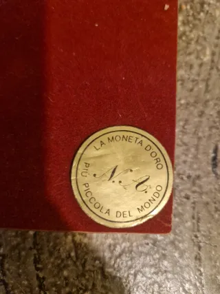 Moneta d'oro più piccola del mondo