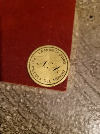 Moneta d'oro più piccola del mondo