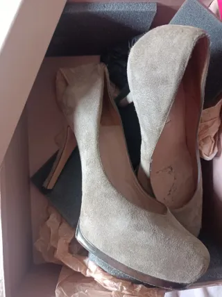 Zapatos de tacón Pura López Beige/Gris