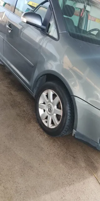 Volkswagen Touran gris