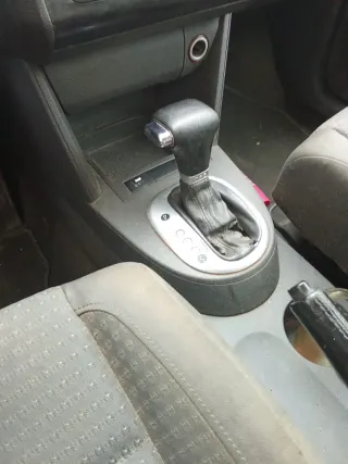 Volkswagen Touran gris