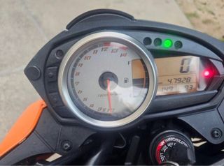 Kawasaki Z750 Naranja y Negra