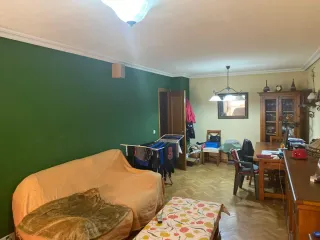 Muebles colonial, mesa sillas aparador vitrina