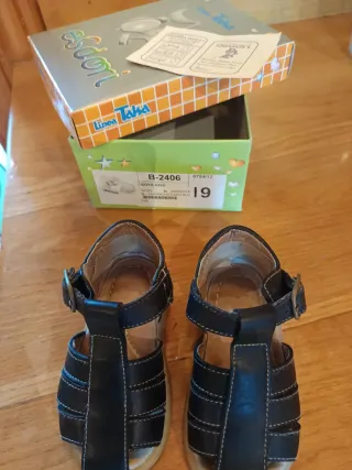Sandalias niño azul marino