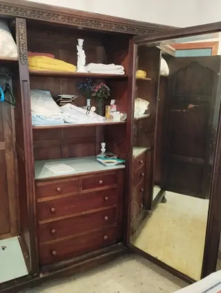 Armario antiguo madera 3 puertas