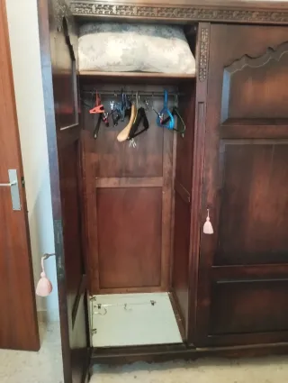 Armario antiguo madera 3 puertas