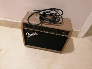Fender Acoustasonic 40