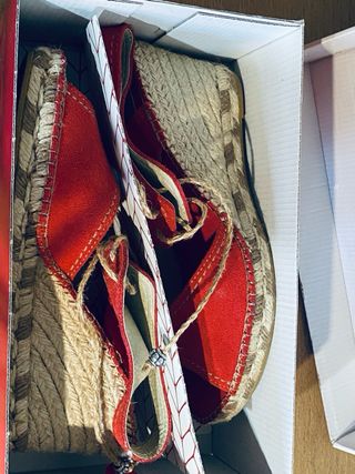 Sandalias cuña Aedo rojas talla 40