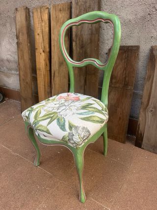 Silla restaurada diseño elegante