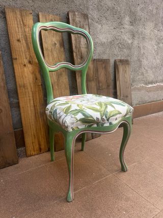 Silla restaurada diseño elegante