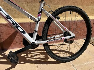 Bicicleta B-Pro Blanca y Rosa