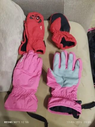 Cascos, gafas y guantes de esqui