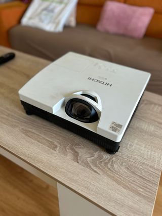 Proyector Hitachi Blanco