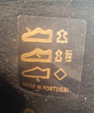 Botas grises de ante con suela de goma