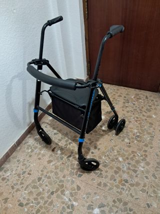 Silla de ruedas  y cama articulada