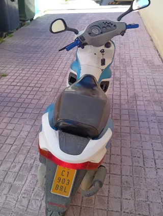 Scooter 50cc Azul y Blanco
