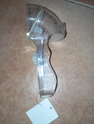 Medidor de líquidos transparente