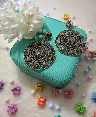 Pendientes dorado envejecido estilo mandala Nuevos
