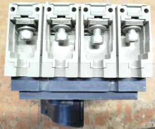 Seccionador Schneider 250A 4 Polos