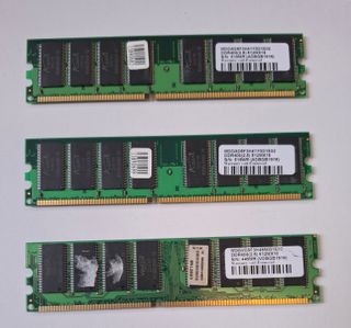 3 Módulos Memoria RAM DDR 512MB Adata