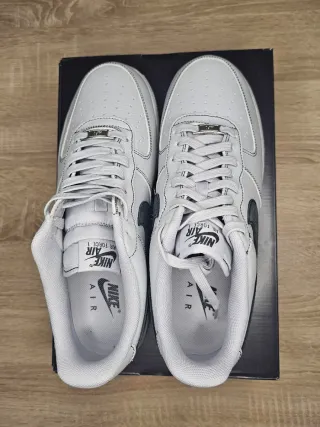 Nike Air Force 1 '07 LV8 Gris