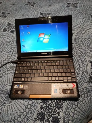 Mini portátil Toshiba NB520