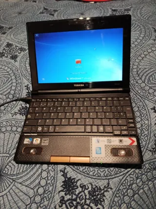 Mini portátil Toshiba NB520
